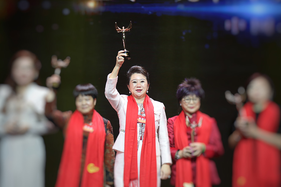 9170金沙集团_9170金沙集团董事局李俐受邀出席同根同梦·2020全球华人春晚